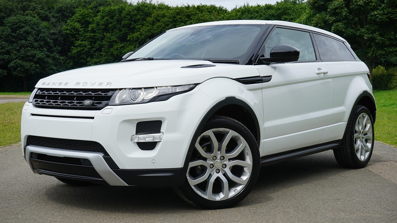 range-rover-1492905_1280